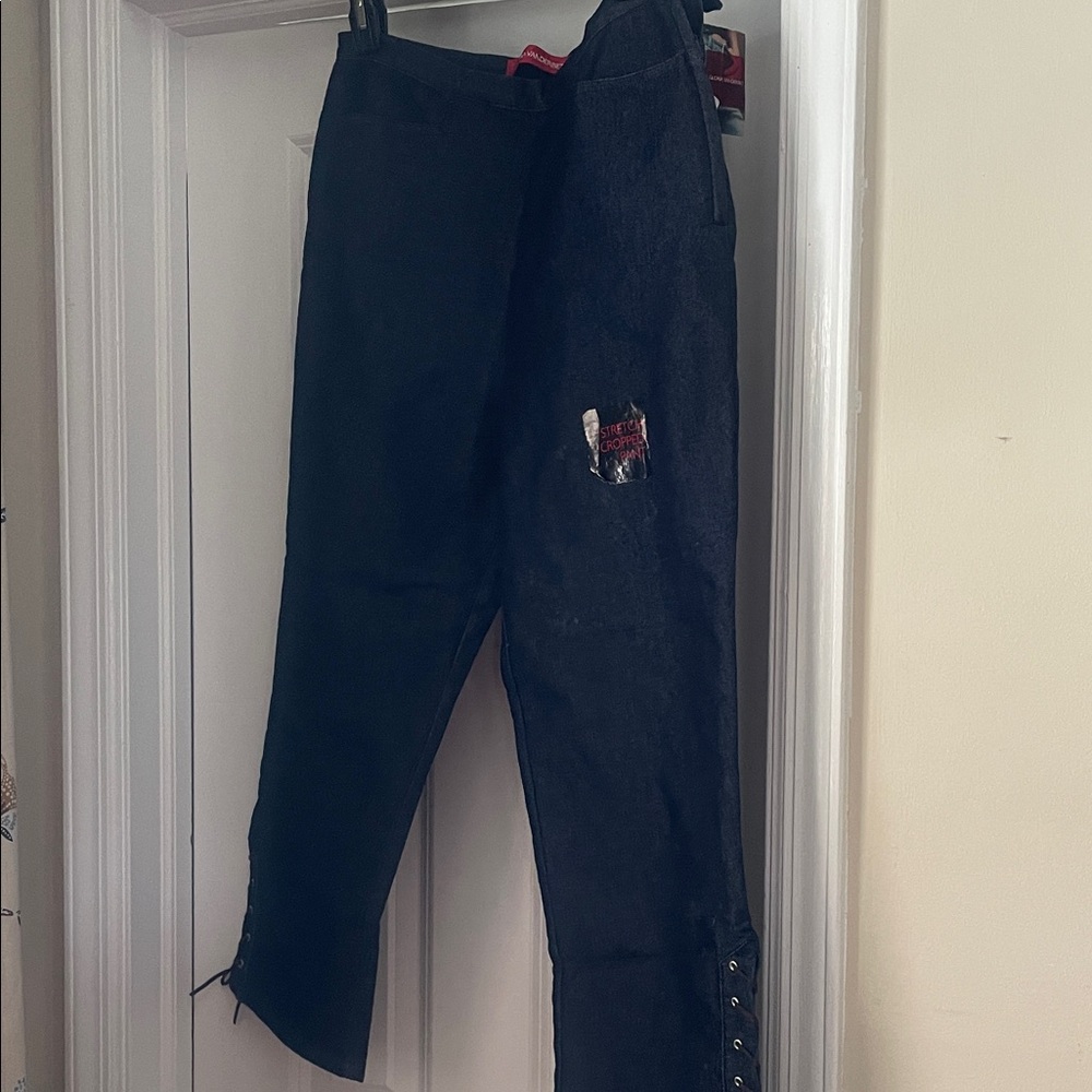 GLORIA VANDERBILT Dark Blue Denim Cropped Pants with Lace-Up Leg Detail